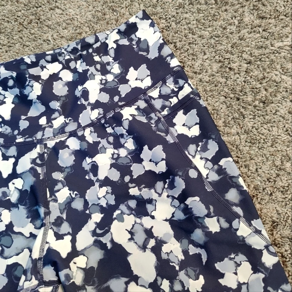 Old Navy Active Elevate Go-Dry Cropped Leggings Navy Camo Floral Side Pockets XL